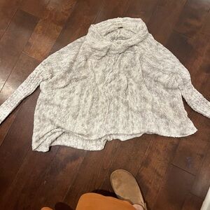Free people flowy sweater